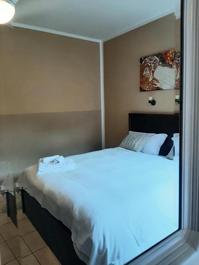 Camere Porto Vecchio Con Parcheggio A Pochi Passi Dal Castello Malcesine Exterior foto