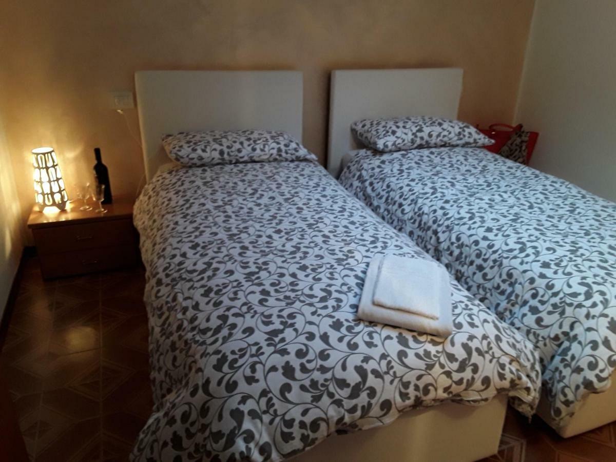 Camere Porto Vecchio Con Parcheggio A Pochi Passi Dal Castello Malcesine Exterior foto